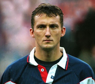 	Billy McKinlay 	